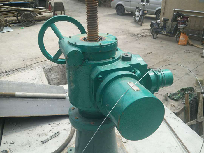 QDA型電動(dòng)頭式啟閉機(jī)